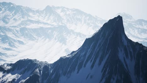 Paisaje-De-Montaña-De-Los-Alpes-Alpinos